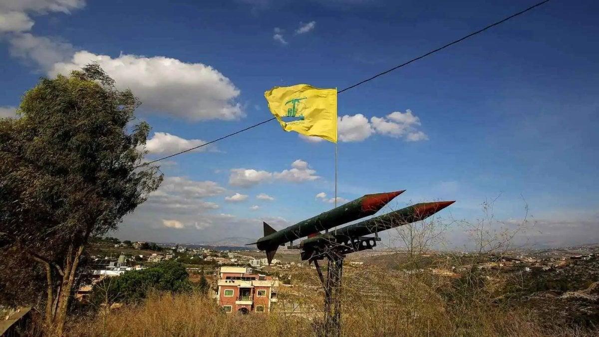 المتحدثة باسم الجيش الإسرائيلي كابتن إيلا، :"في الدقائق الأخيرة أطلق حزب الله قذائف صاروخية نحو عدة مناطق في إسرائيل"