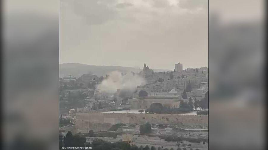 سقوط شظايا صاروخ إيراني قرب المسجد الأقصى