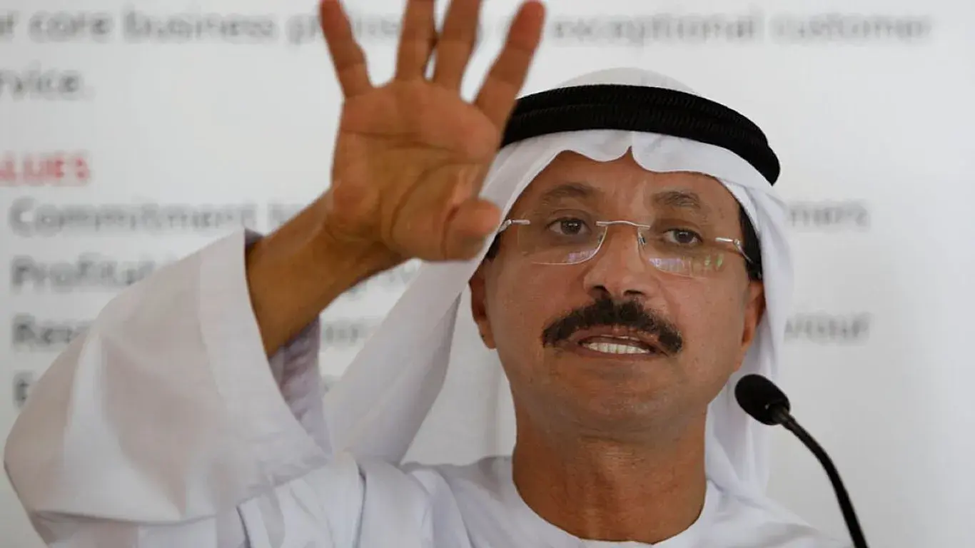 مجموعة موانئ دبي العالمية (DP World) تستبدل رئيس مجلس إدارتها بعد ورود اسمه في وثائق إبستين