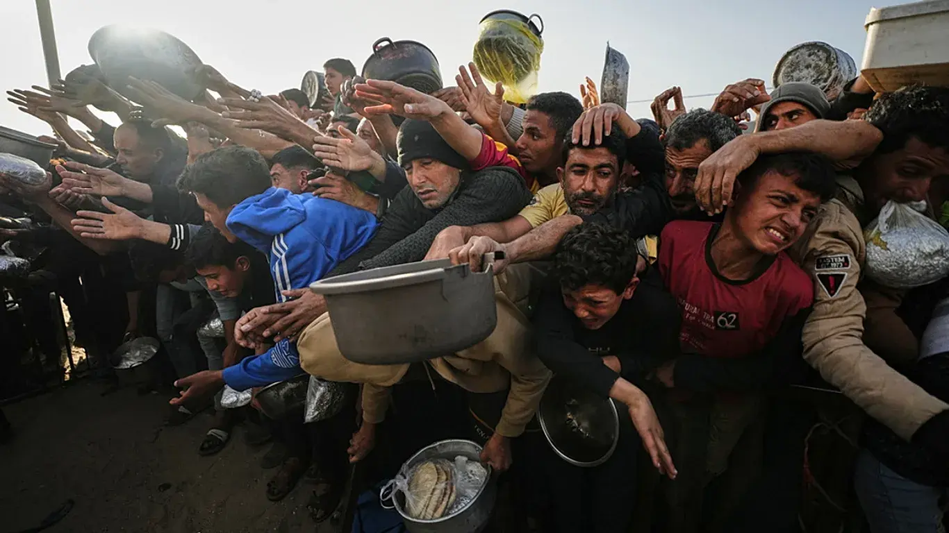 إسرائيل تعلن إعادة فتح معبر رفح جزئياً