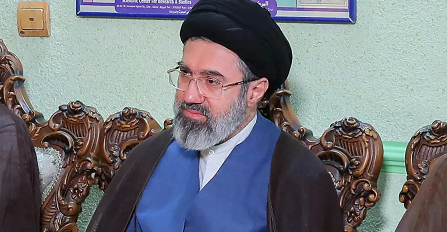 المرشد الإيراني وافق على وقف إطلاق النار