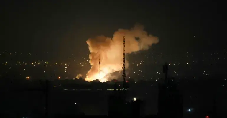 انفجارات في جزيرة كيش جنوب إيران وانفجارات أخرى قرب مستودع ذخيرة جنوب أصفهان!!