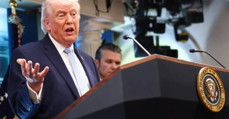 ترمب يعلن الموافقة على تعليق قصف إيران وشن الهجمات عليها لمدة أسبوعين