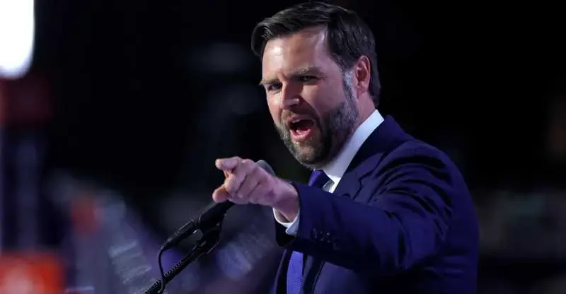 جي دي فانس:"على إيران إعادة فتح مضيق هرمز وإذا لم تفعل فلن يلتزم ترمب بشروطه"