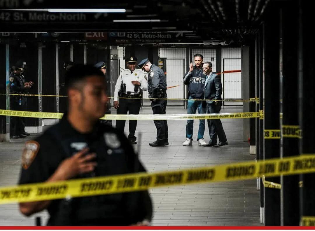 شرطة نيويورك مقتل رجلاً مسلحاً هاجم المارة بساطور