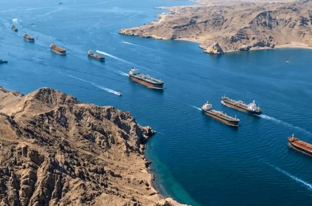 الهدنة على حافة الانهيار ۔۔۔طهران تحذّر السفن من الاقتراب من"هرمز" وترامب يرفض"الابتزاز"