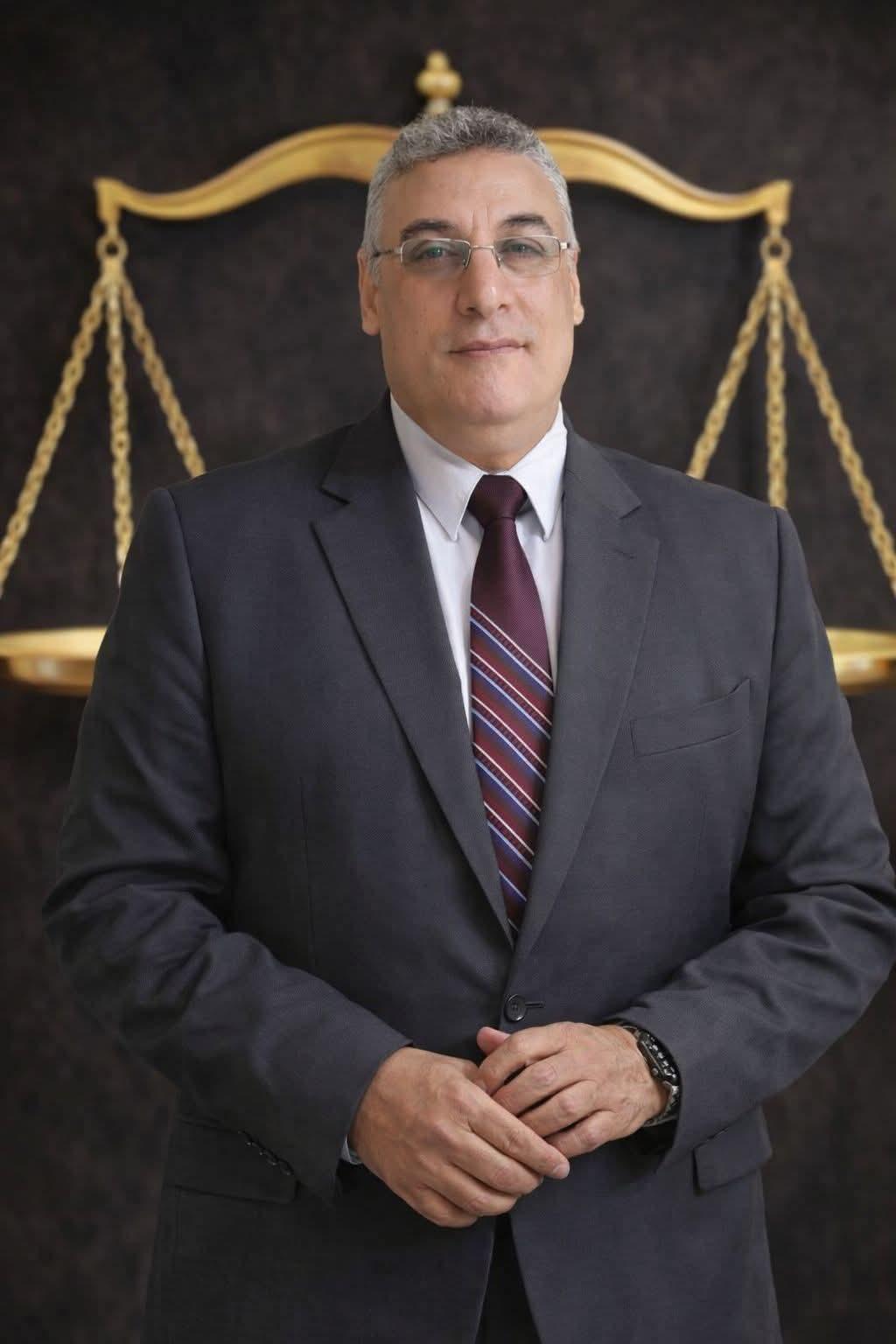 لاخاب من إستشار وللاتعمل بمفردك وإلا فالسقوط قادم لامحاله