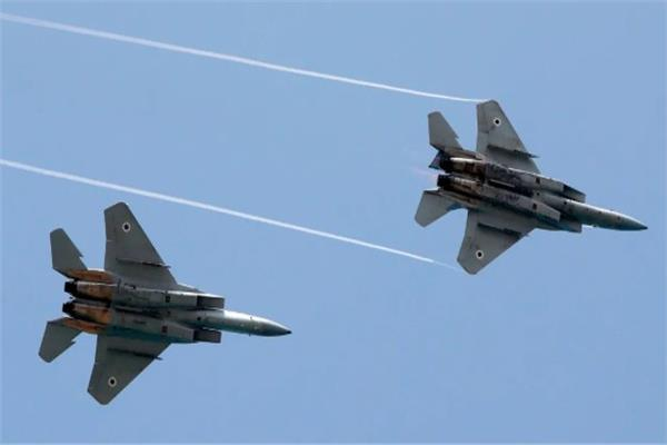 الطيران الإسرائيلي يخرق جدار الصوت في أجواء بيروت.الطيران الإسرائيلي يخرق جدار الصوت في أجواء بيروت.