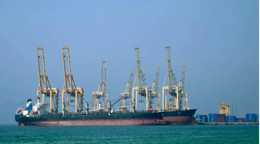 أثر شريان التجارة العالمي على أسعار الطاقة