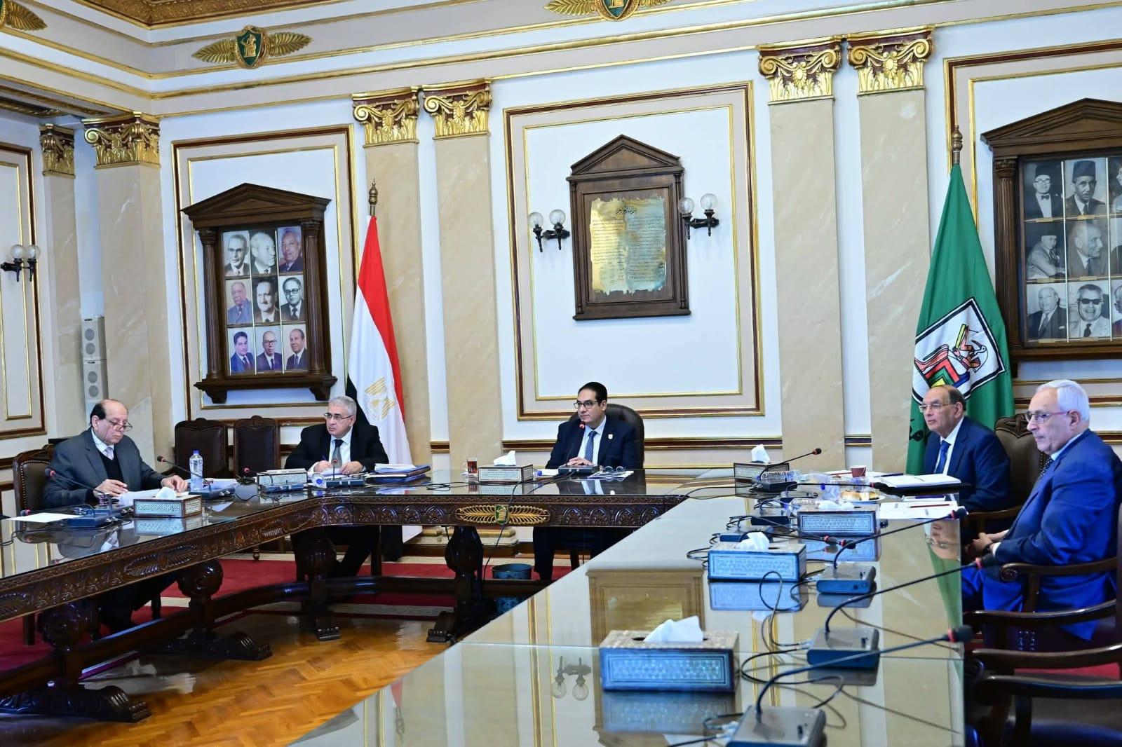 جامعة القاهرة: انتهاء أعمال لجنة ترشيح عميد كلية الحقوق ورفع التوصيات تمهيدًا لاستكمال الإجراءات النهائية