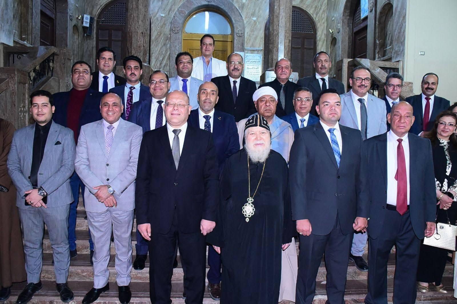 رئيس جامعة سوهاج: أعيادنا تجمعنا.. وزياراتنا للكنائس رسالة محبة وسلام