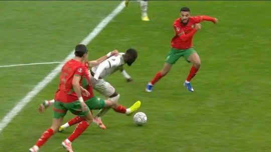 المغرب يتعادل مع نظيره المالي ويحافظ على صدارة المجموعة الأولى