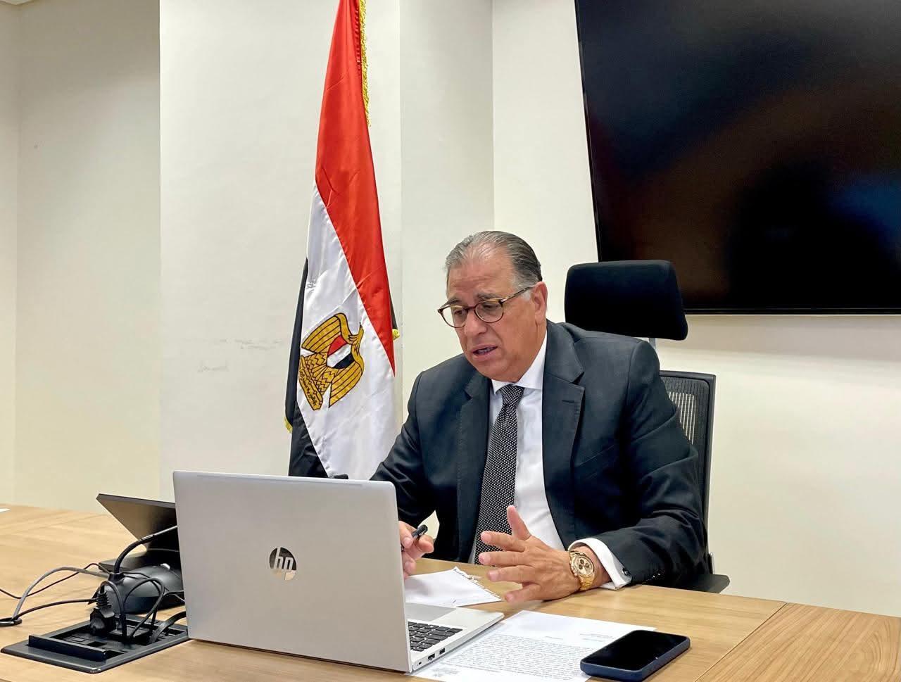 نائب وزير الخارجية والتعاون الدولي والمصريين بالخارج يلتقي مجموعة من المصريين في الخارج