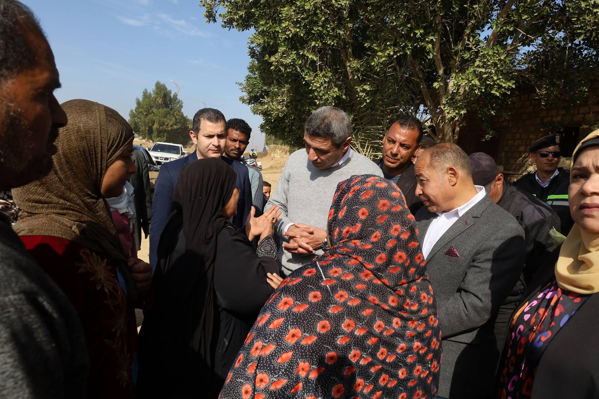 محافظ السويس / يأمر بعقد لقاء جماهيري الأسبوع المقبل