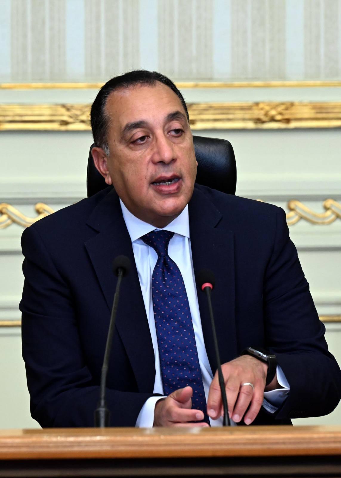 الحكومة بدأت بنفسها في تنفيذ إجراءات حازمة لخفض فاتورة استهلاك السولار والبنزين