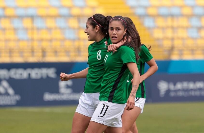 "ركلة العقرب".. ليزبيث أوفايي تفوز بجائزة أجمل هدف لعام 2025