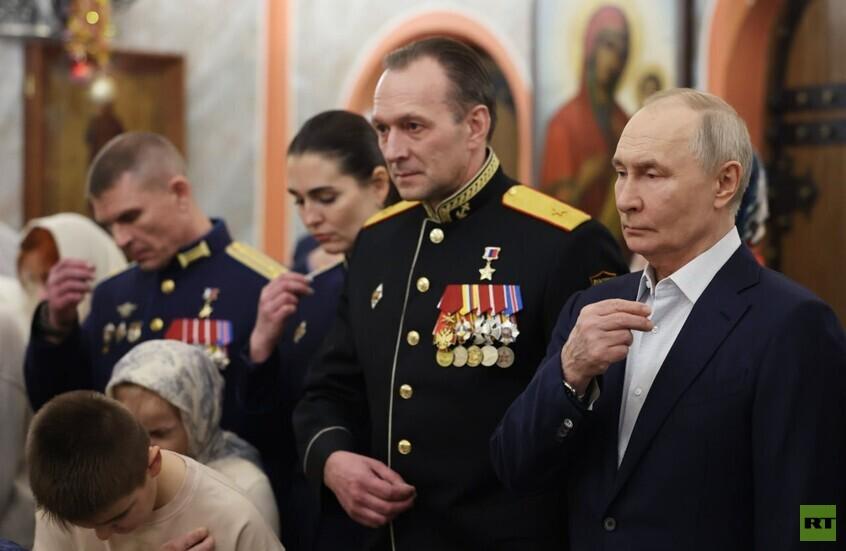 اهتمام بوتين بالتفاصيل يظهر خلال قداس عيد الميلاد