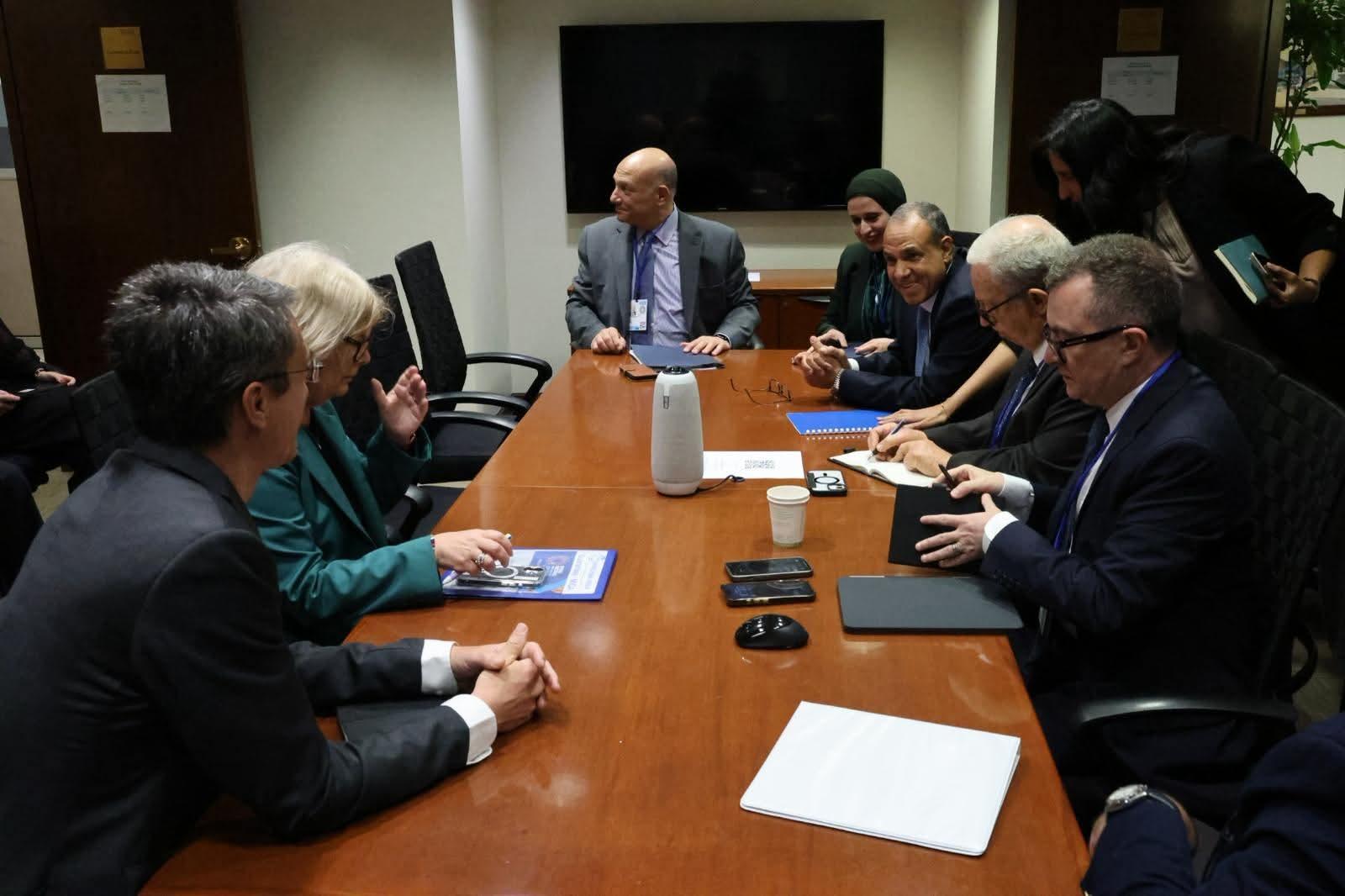 وزير الخارجية يلتقي المدير المنتدب للوكالة الدولية لضمان الاستثمار