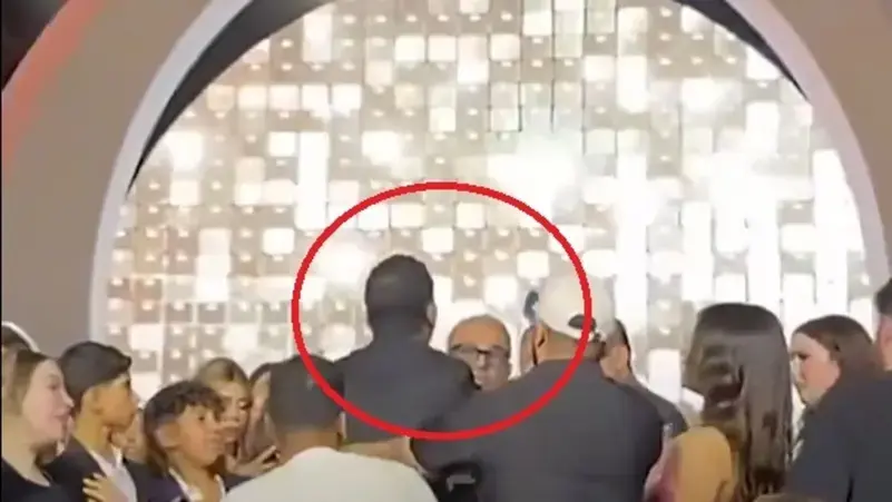 رفض طعن عمرو دياب في قضية الشاب المصفوع.. وتغريمه 200 جنيه