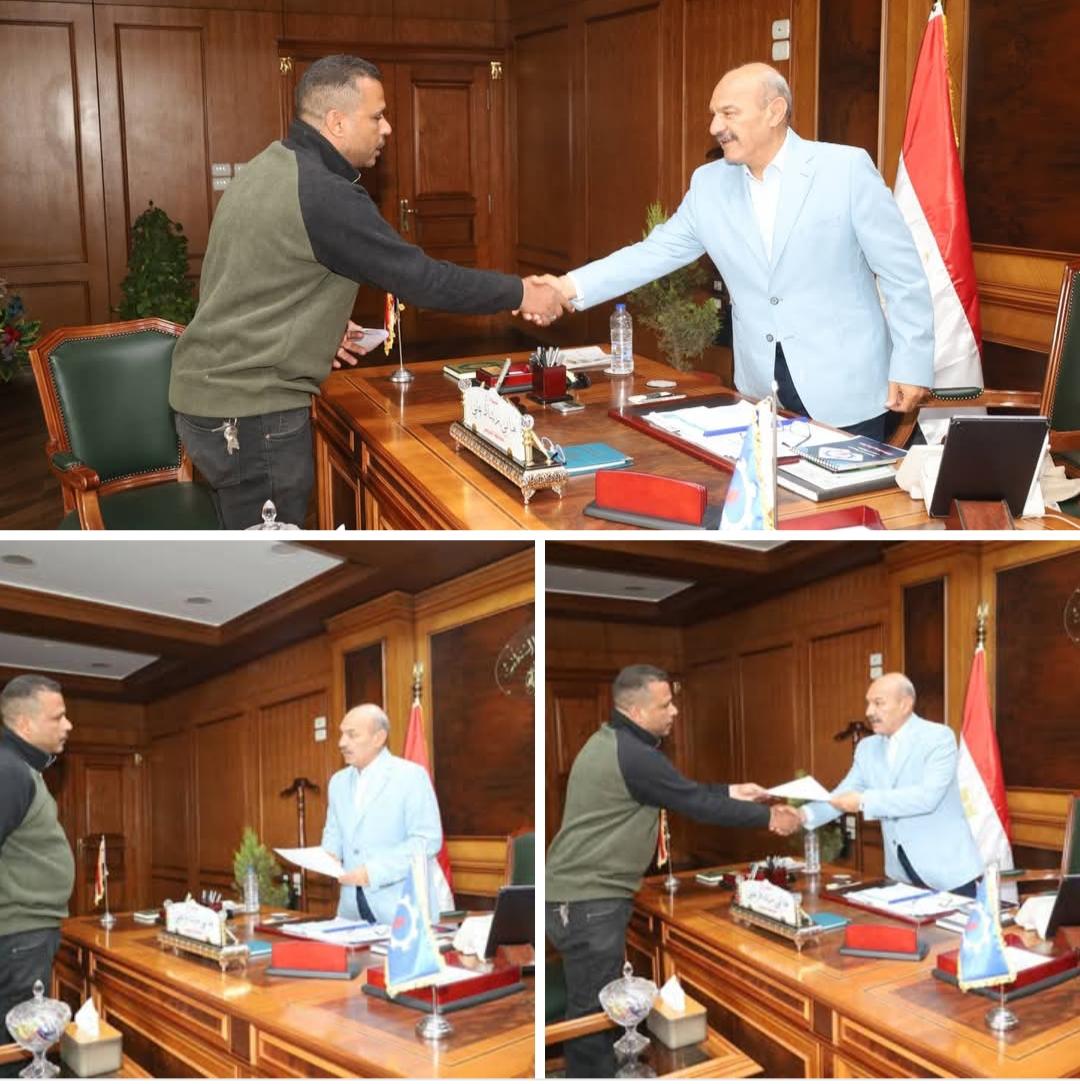 محافظ السويس يستجيب لشكوى مواطن، ويوجه بإنهاء أوراقه خلال 24 ساعة .