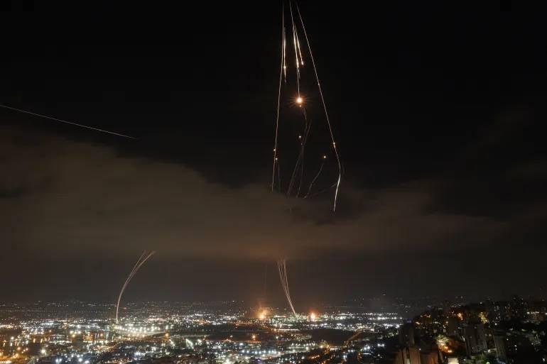 إيران وحزب الله يشنان هجوما مشتركا على50 هدفا في العمق الإسرائيلي