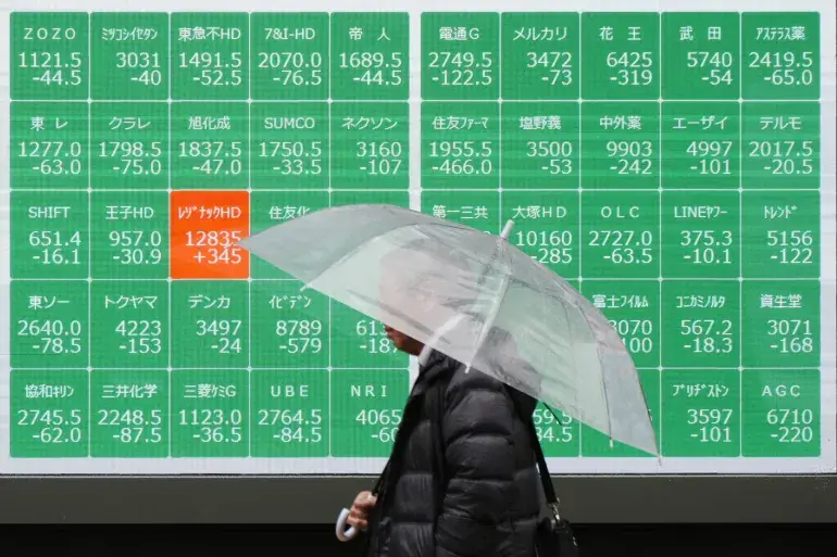 أسعار النفط والغاز، تقفز و تعرض الأسهم الآسيوية لخسائر حادة قادتها كوريا الجنوبية واليابان.