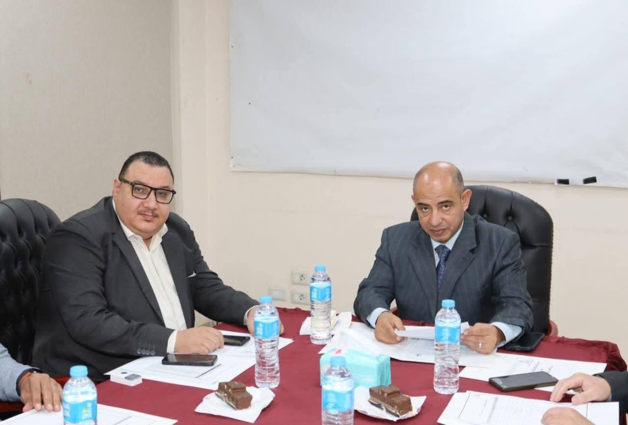 مجلس إدارة دار إقامة جامعة أسيوط بالقاهرة يستعرض الموقف المالي وخطط تطوير ورفع كفاءة الخدمات