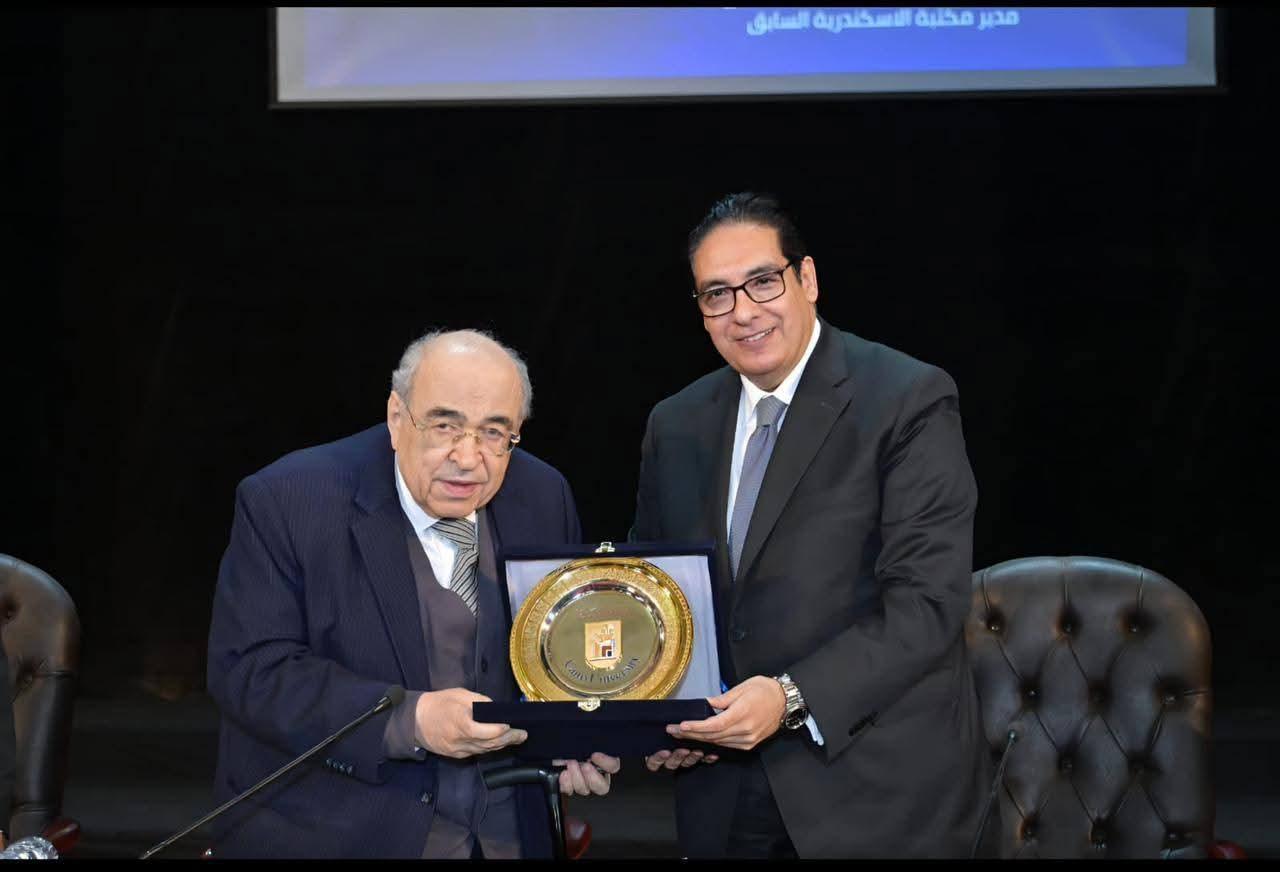 جامعة القاهرة تواصل فعاليات موسمها الثقافي بمحاضرة بعنوان: "مصر في عالم مضطرب إقليميًا ودوليًا"