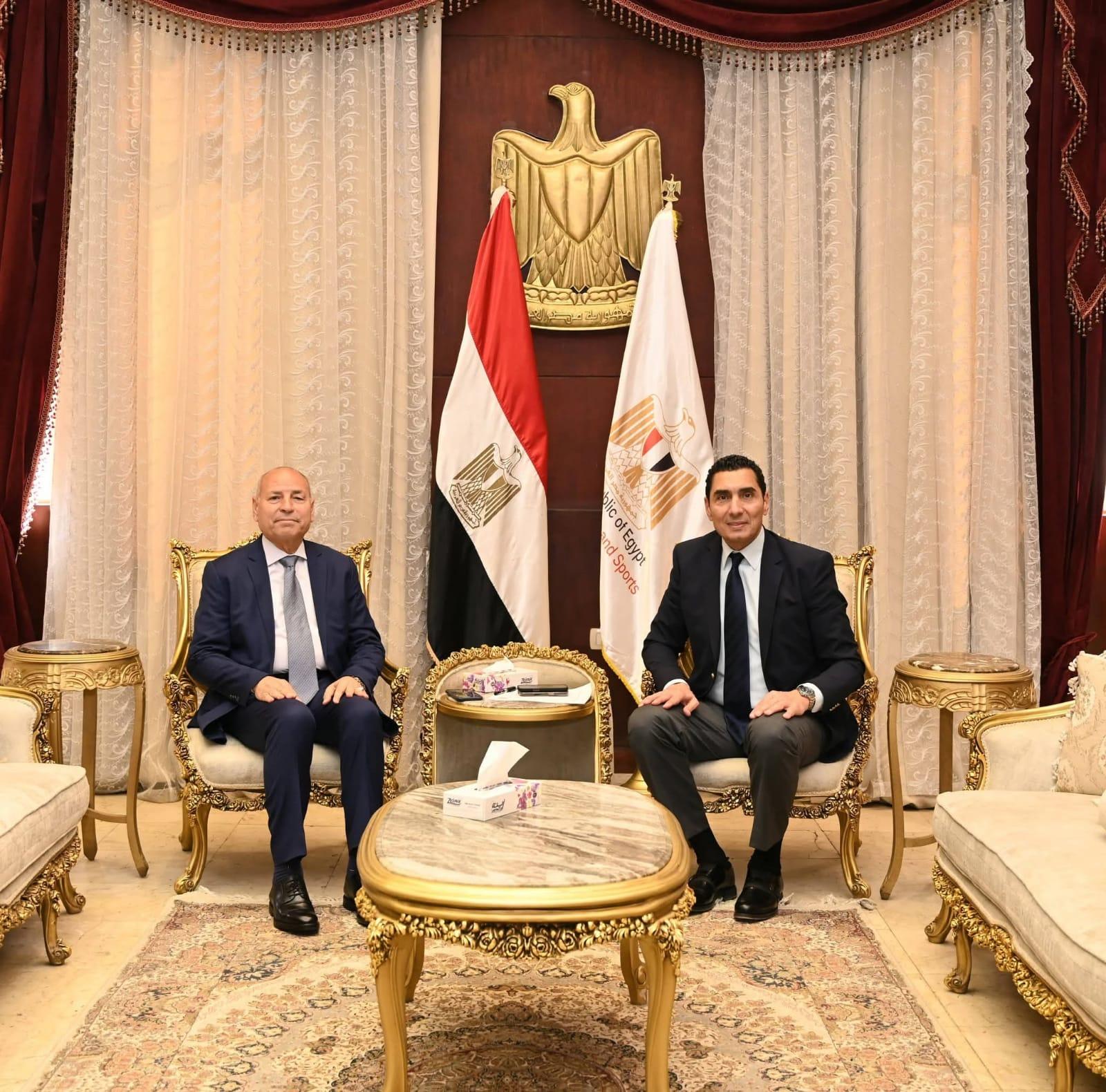 وزير الشباب والرياضة ومحافظ القاهرة يبحثان تعزيز التعاون المشترك وإطلاق فعاليات رياضية بالعاصمة