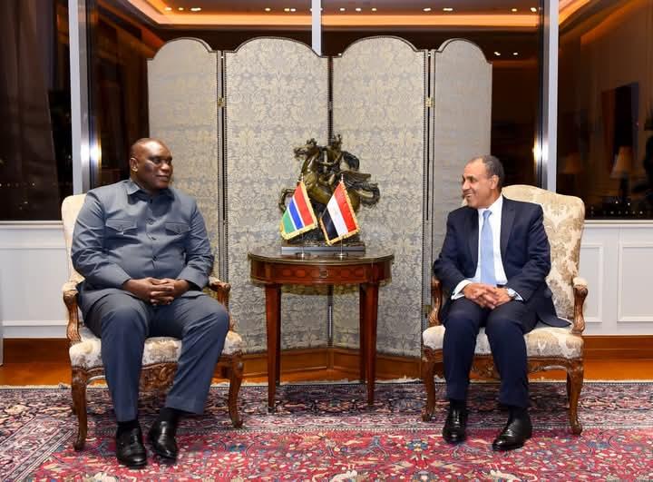 وزير الخارجية يلتقي وزير خارجية جامبيا لبحث سبل تعزيز العلاقات الثنائية