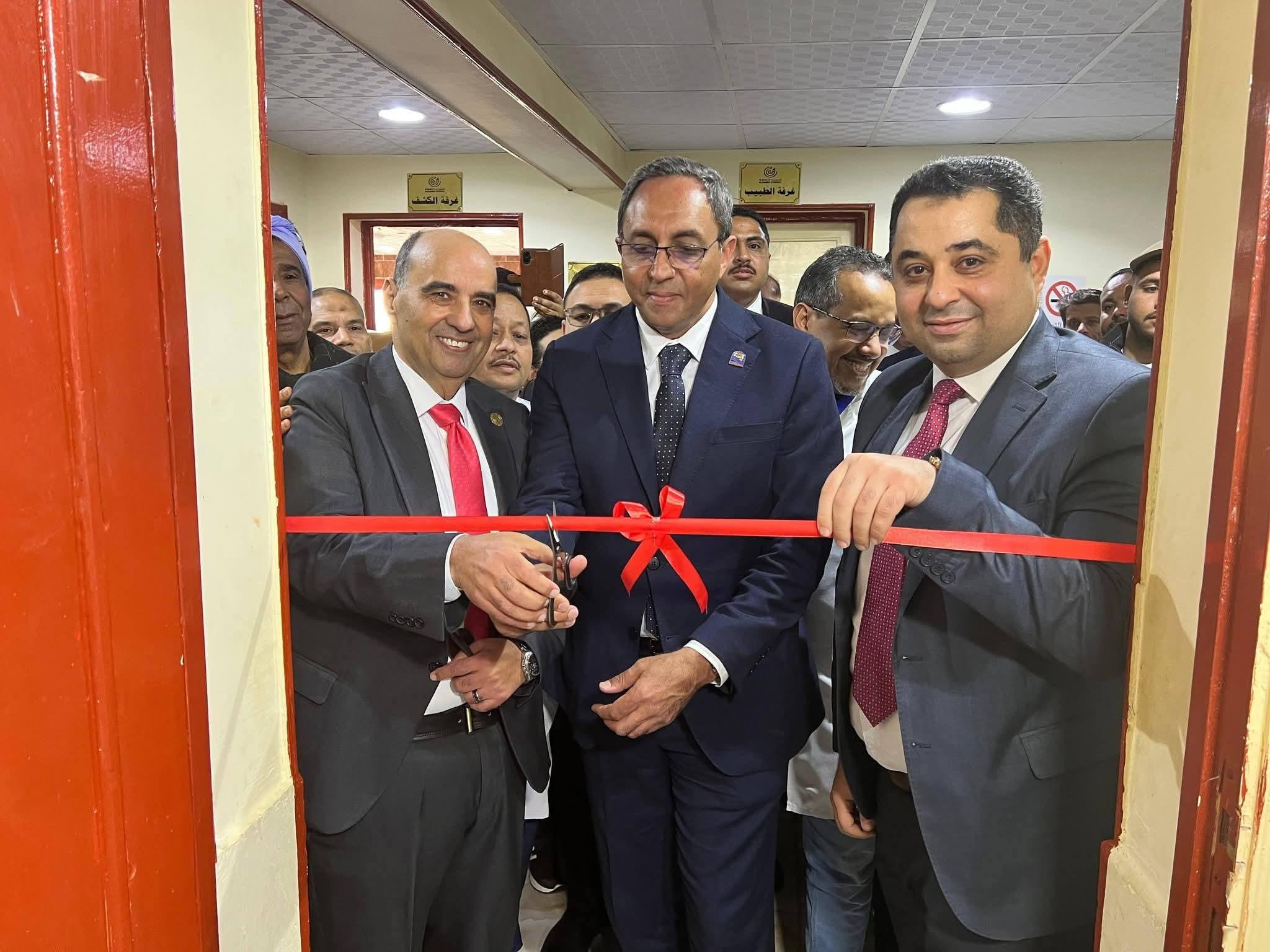 محافظ قنا يفتتح وحدة عناية مركزة متكاملة بمستشفى قوص المركزي بتبرع من "شركة النهضة"