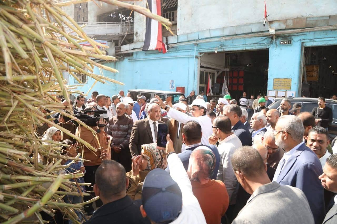 محافظ قنا يفتتح موسم عصير القصب لعام 2026 بمصنع سكر قوص