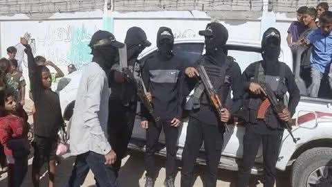 تفكيك خلايا متعاونة مع إسرائيل والاستيلاء على معدات عسكرية