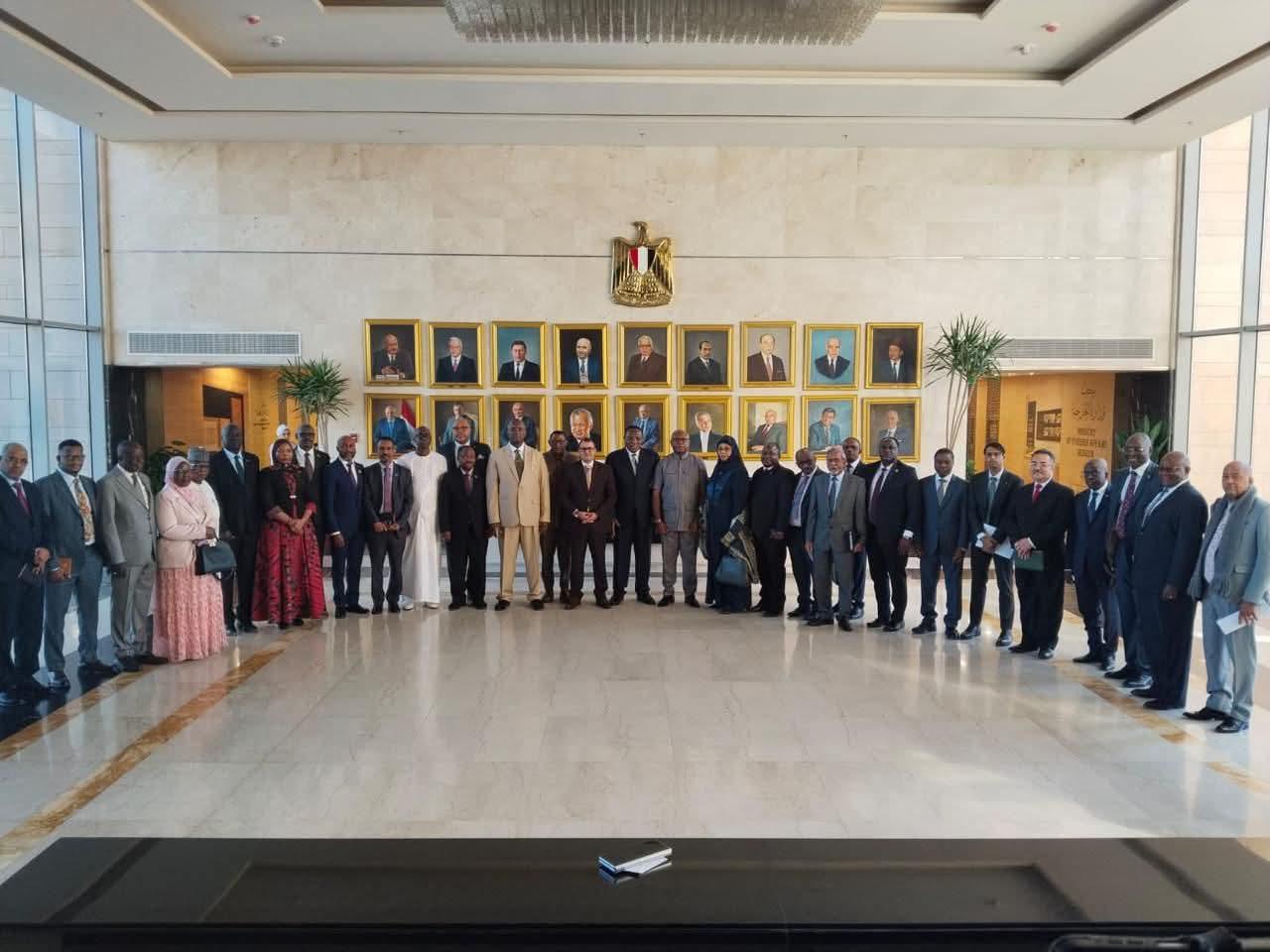 مساعد وزير الخارجية للشؤون الإفريقية يلتقي بمجموعة السفراء الأفارقة بالقاهرة