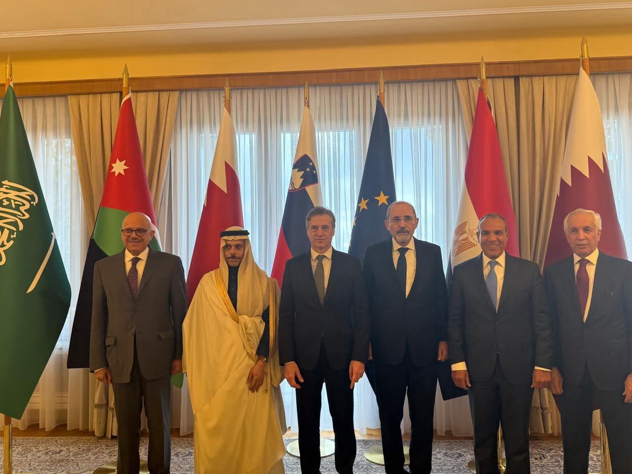 وزير الخارجية يبحث مع رئيس وزراء سلوفينيا التطورات الاقليمية والدولية الي جانب وزراء خارجية السعودية والأردن والبحرين ووزير الدولة القطري للشئون الخارجية
