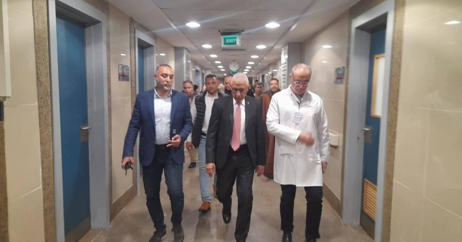 محافظ شمال سيناء يتفقد جرحى فلسطين بمستشفى العريش لليوم الثاني ويؤكد استمرار الدعم الطبي الكامل.