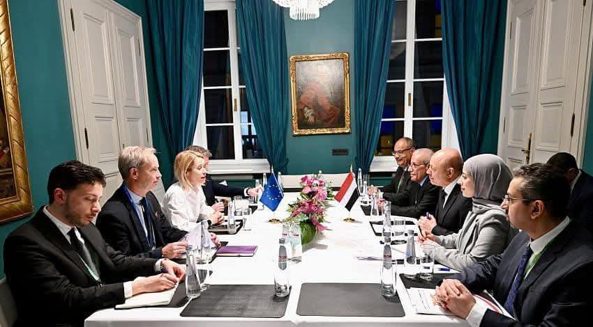 رئيس مجلس القيادة يدعو الاتحاد الأوروبي إلى الانتقال من إدارة الأزمة إلى إنهاء التهديد الحوثي وتعزيز الشراكة الأمنية والاقتصادية