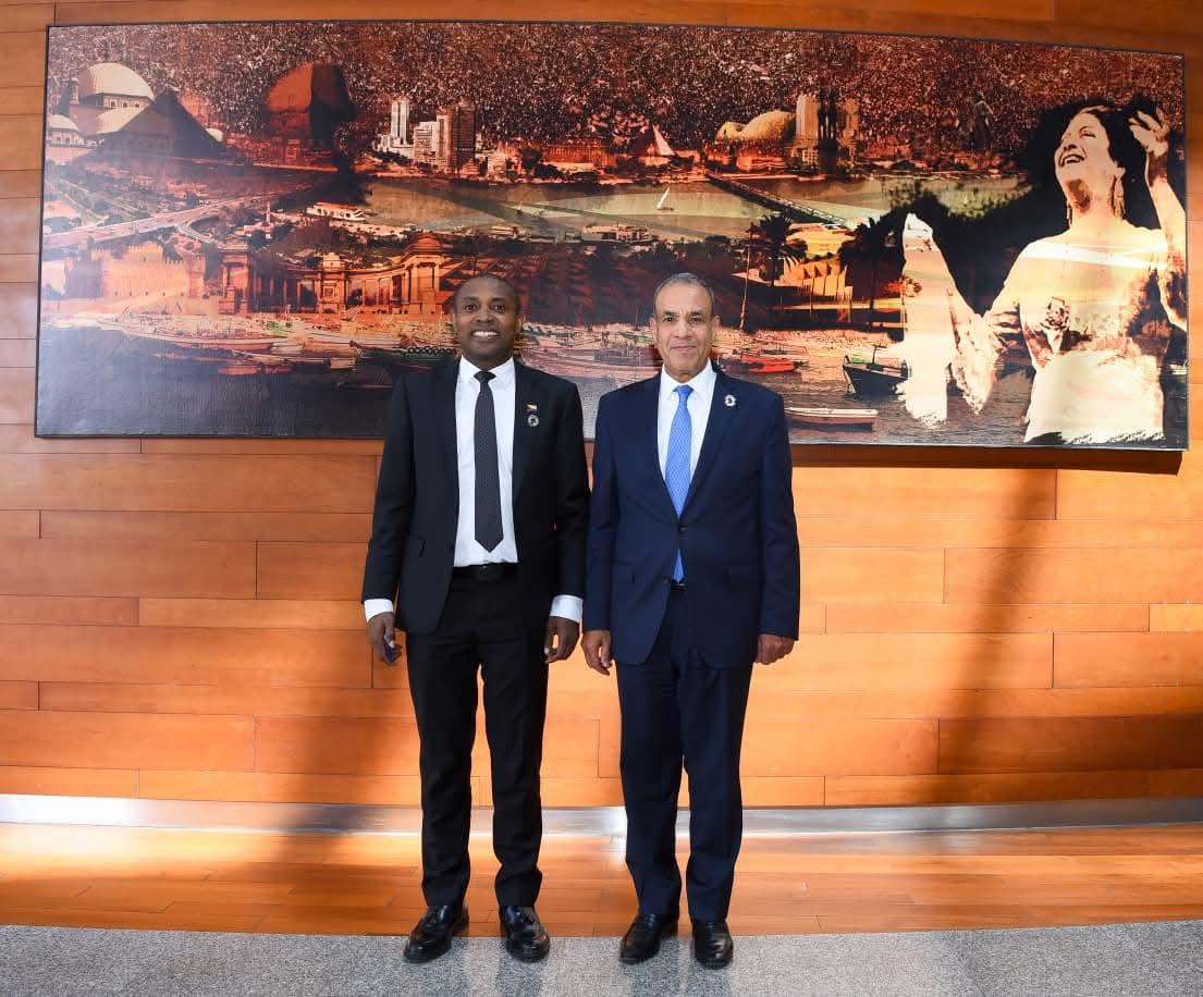 وزير الخارجية يلتقي عدداً من القادة والمسؤولين على هامش قمة الاتحاد الأفريقي.