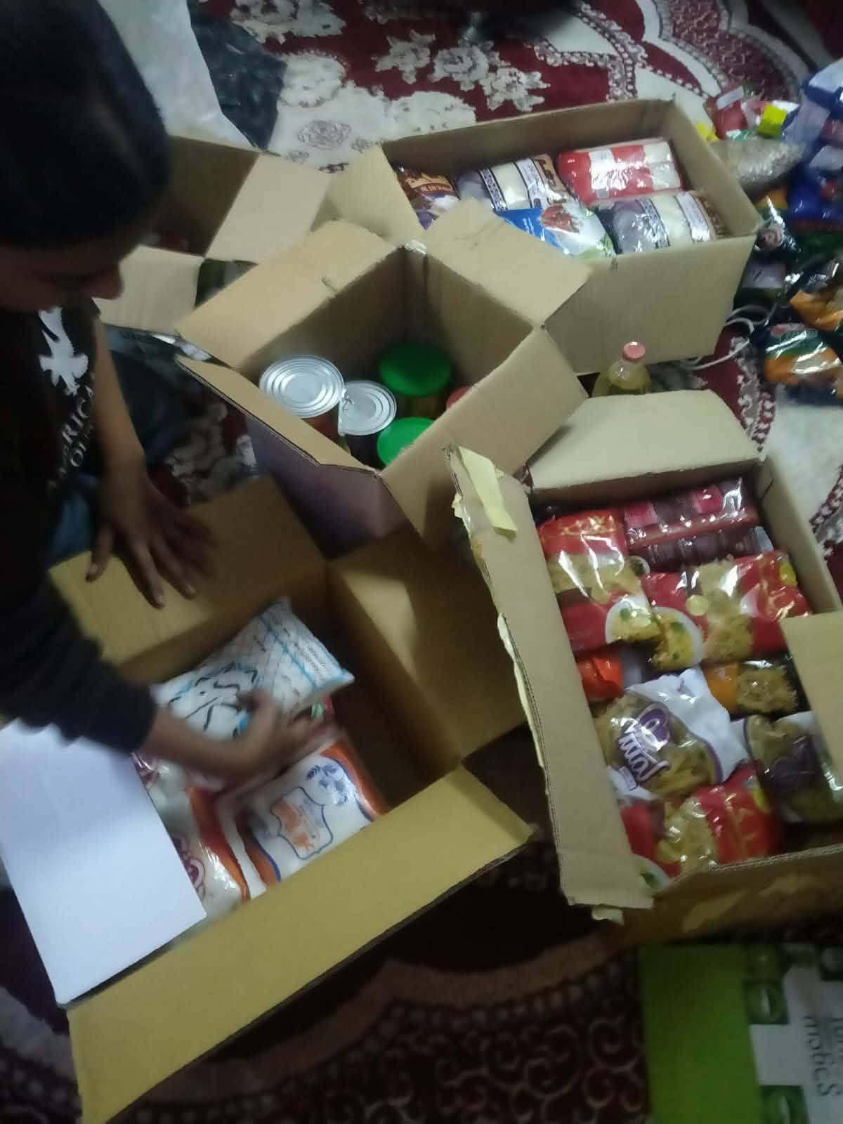 جمعيه الصداقه الخيريه بقوص مستمره في مبادره اهلا رمضان من اول يوم رمضان وحتي اخر يوم في الشهر الكريم تجهيز عدد كبير من وجبات افطار صائم وشنط وكراتين رمضان۔۔۔صور