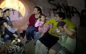 مصابون إسرائيليون جراء حالة الذعر والتدافع للملاجئ في تل أبيب