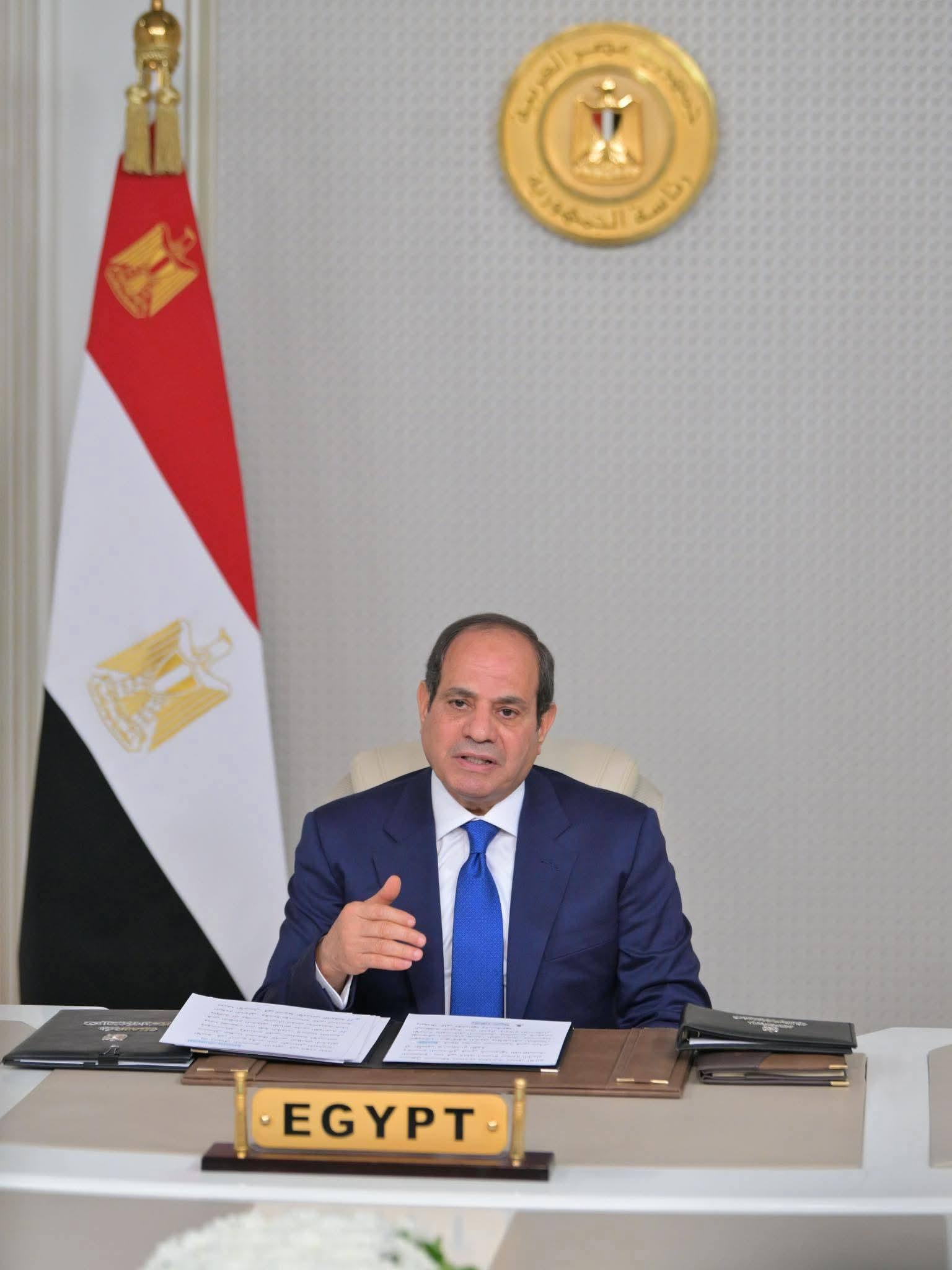 مجلس وزراء الداخلية العرب يمنح الرئيس السيسي وسام الأمن العربى من الدرجة الممتازة تقديرا لجهوده في خدمة الأمن والاستقرار العربي