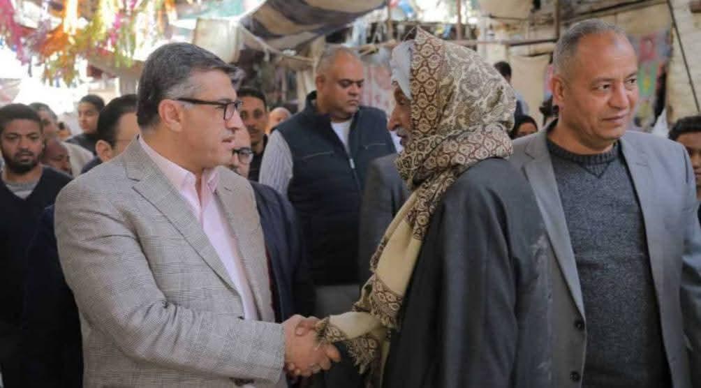 محافظ قنا يجري جولة ميدانية مفاجئة لمتابعة أسعار السلع الغذائية بمدينة قنا.