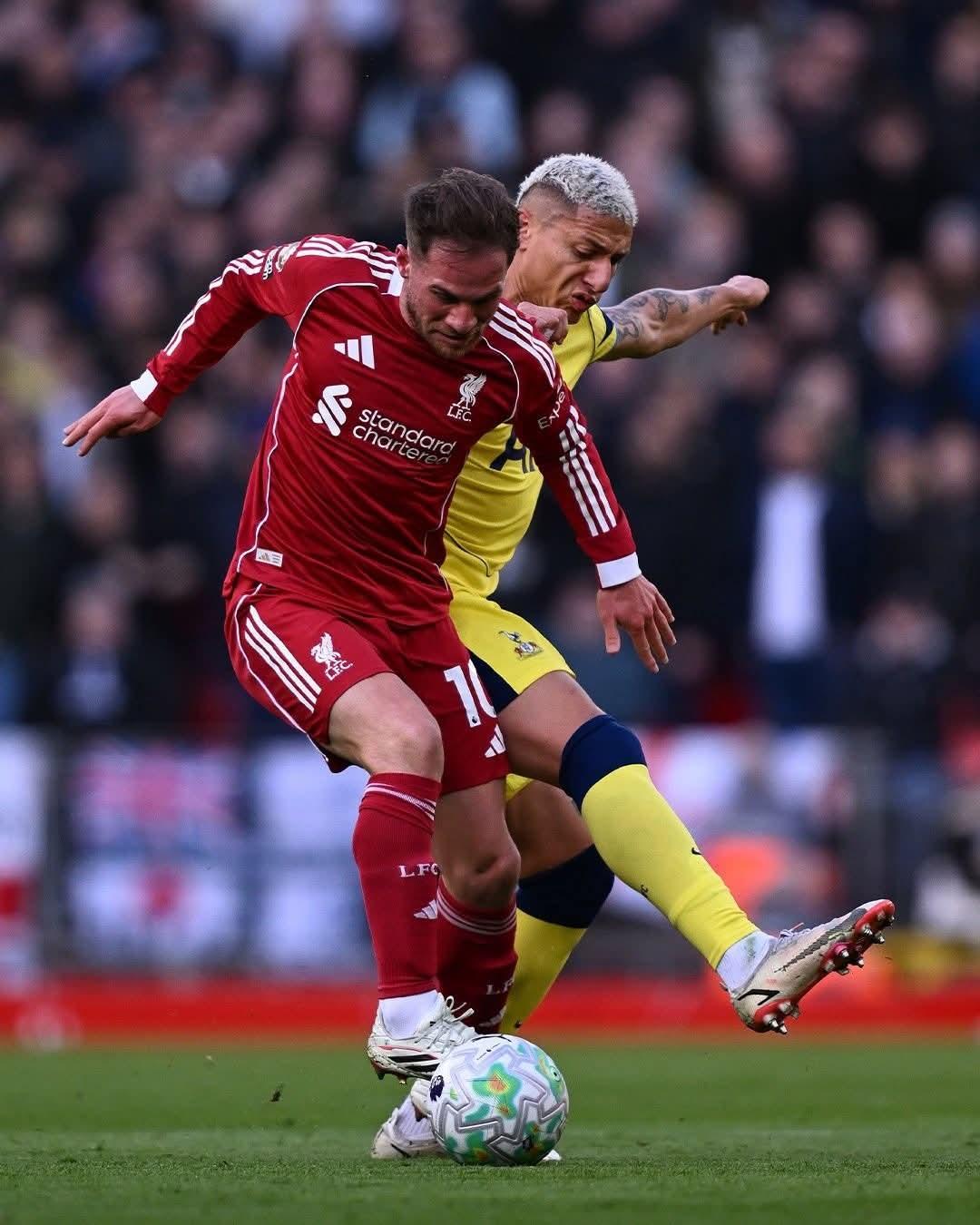 ليفربول يفقد نقطتين جديدتين في الدوري الإنجليزي هذا الموسم بتعادله مع توتنهام بنتيجة 1-1