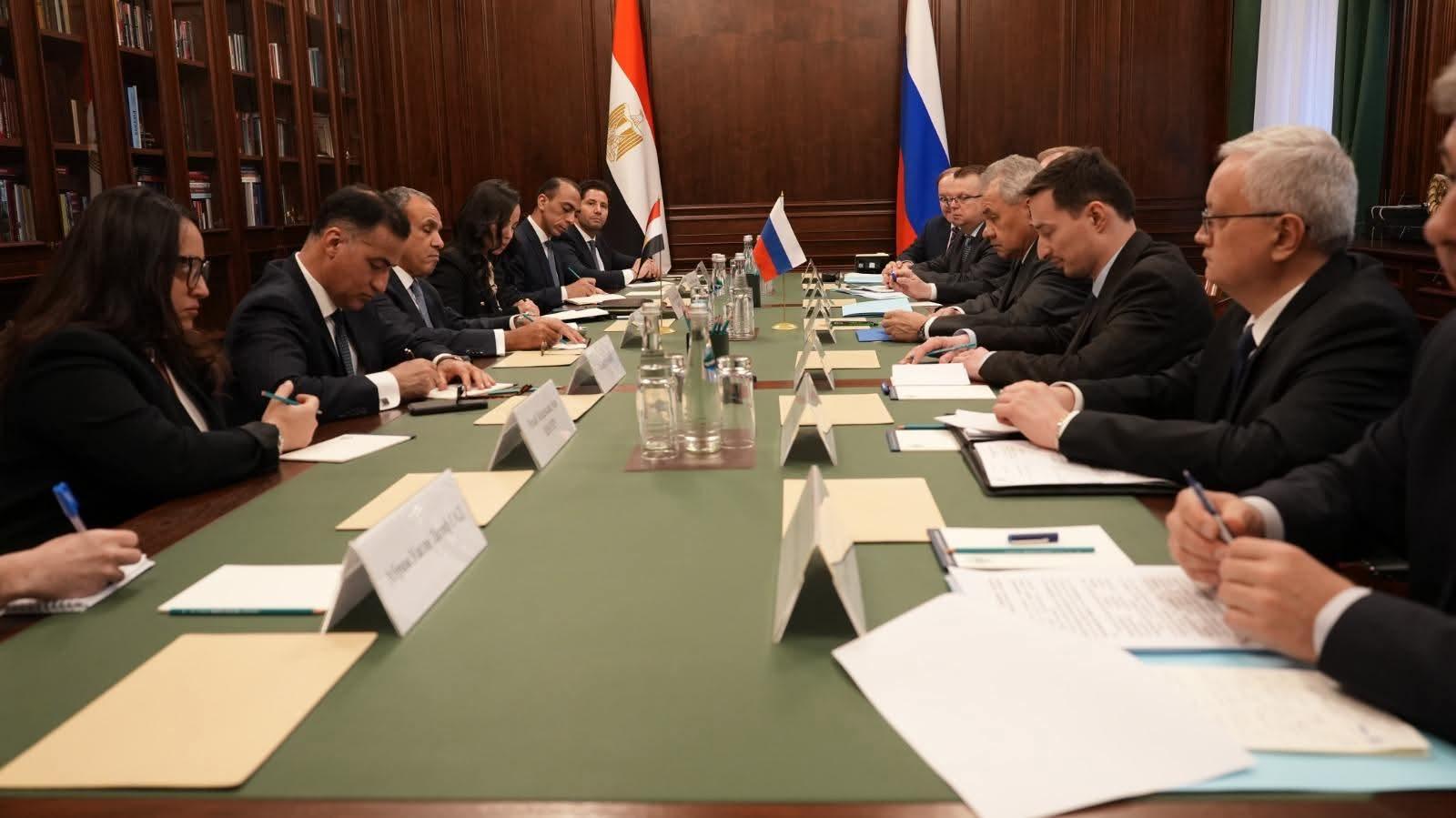 وزير الخارجية يلتقي سكرتير مجلس الأمن القومي الروسي