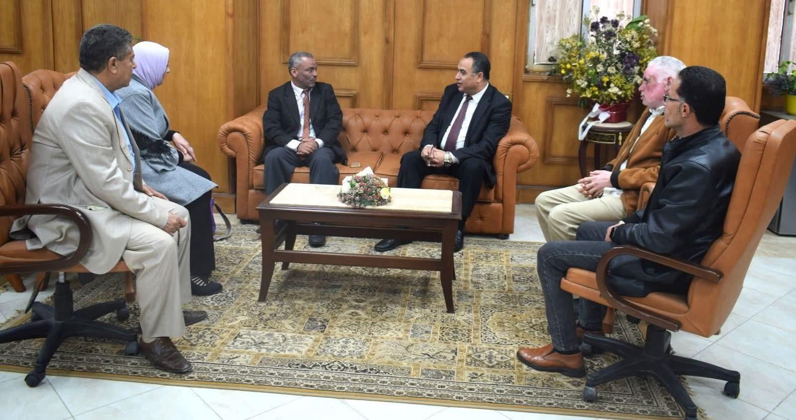 شراكة علمية مرتقبة لدعم تنمية الثروة السمكية بسيناء.. جامعة العريش وجهاز حماية البحيرات يخططان لبروتوكول تعاون مشترك.