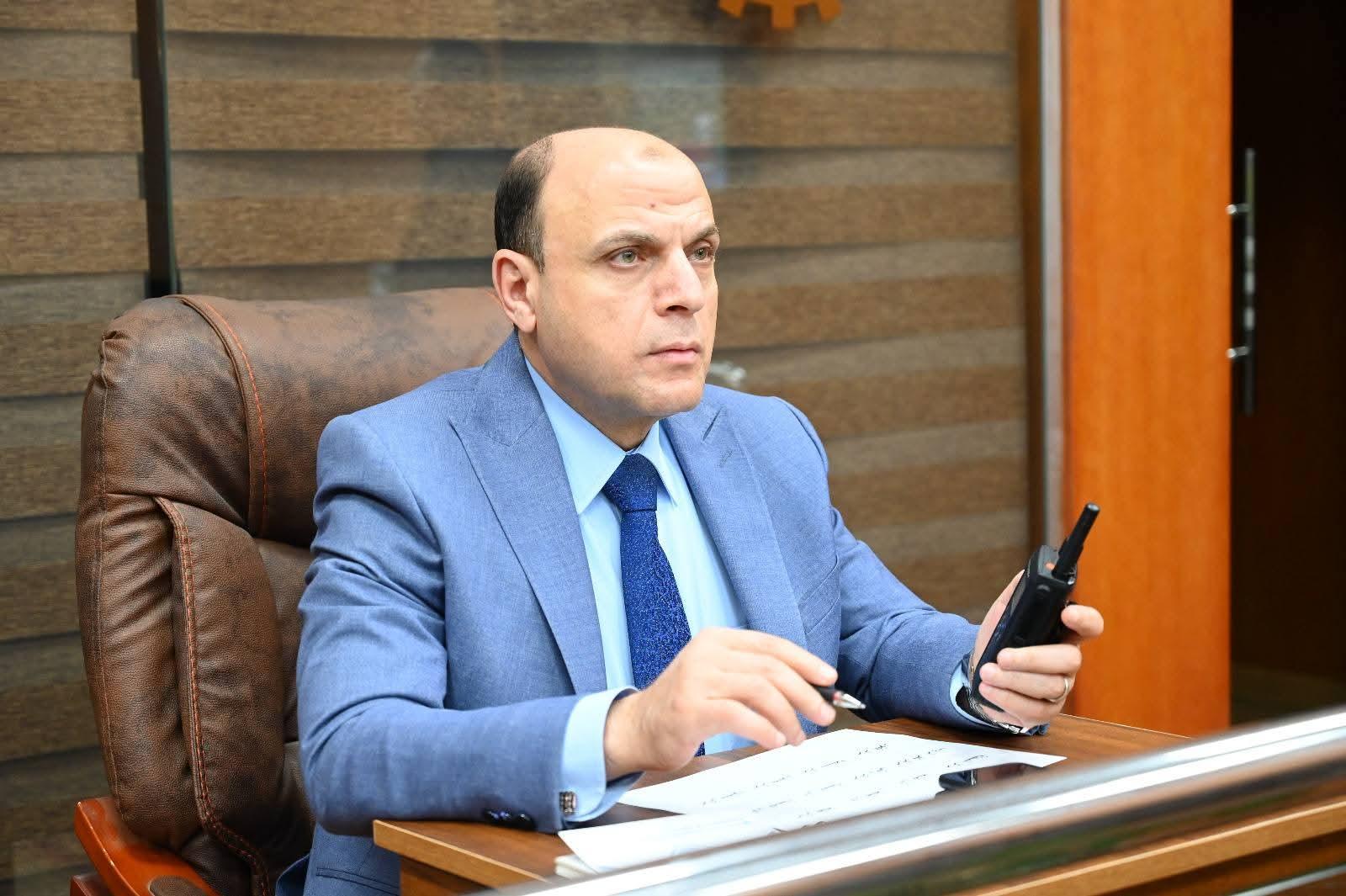 محافظ الغربية يواصل المتابعة اليومية لتطبيق مواعيد غلق المحال من داخل مركز سيطرة الشبكة الوطنية للطوارئ والسلامة العامةة