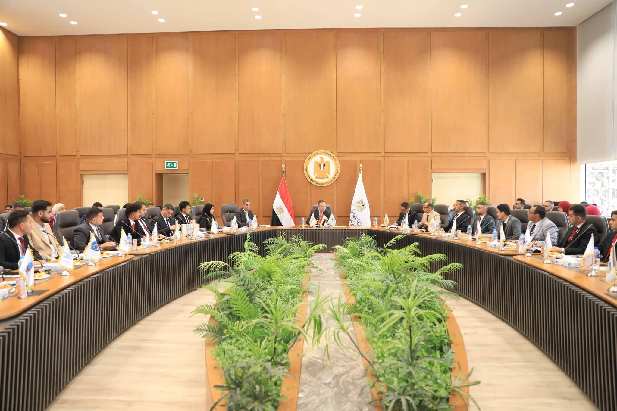 تفعيل مشاركة طلاب الجامعات والمعاهد في تنفيذ مبادرة “وفرها… تنورها” لترشيد استهلاك الطاقة