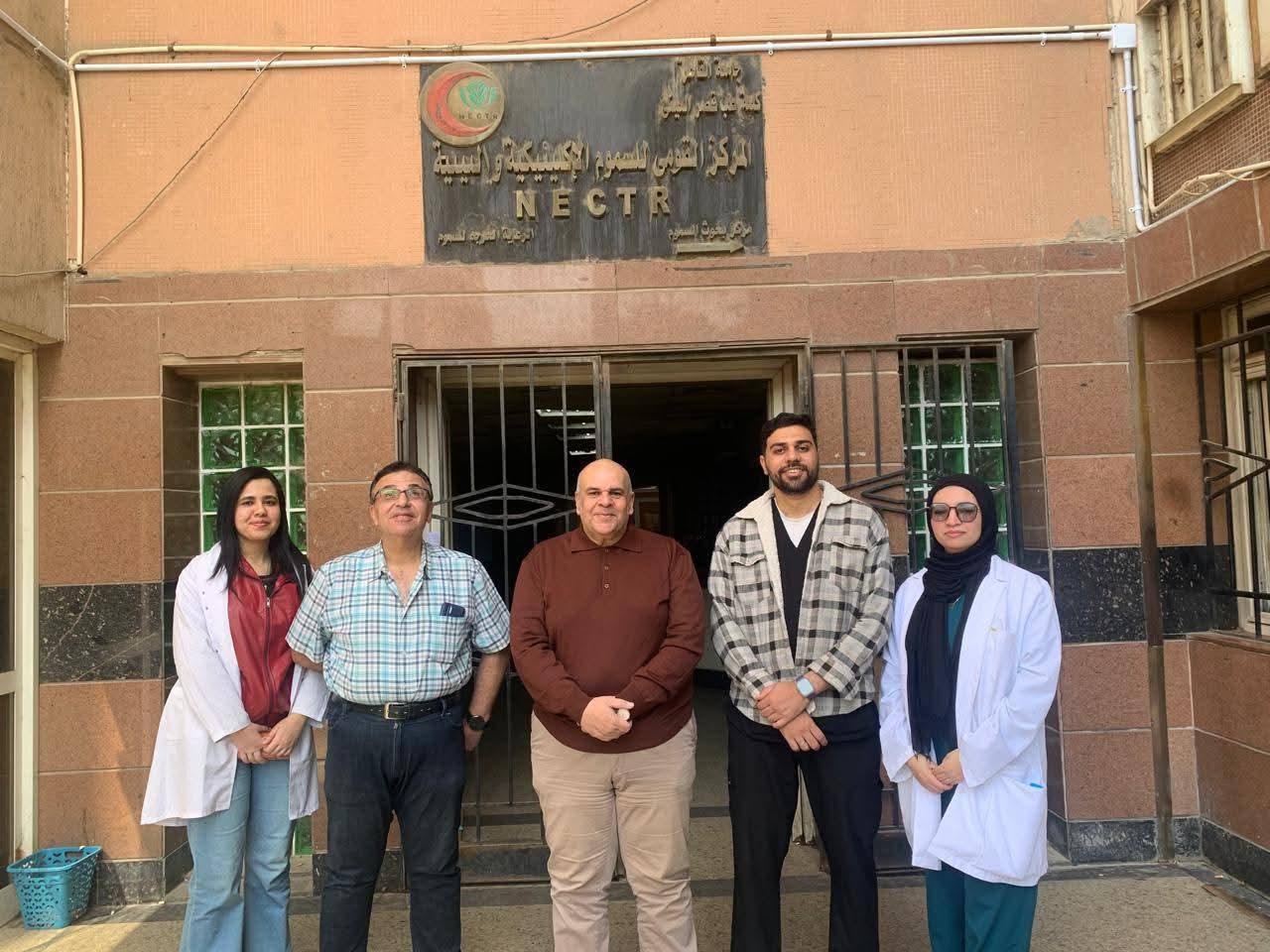 طب قصر العيني جامعه القاهره يتابع انتظام العمل بالمركز القومي للسموم خلال احتفالات شم النسيم