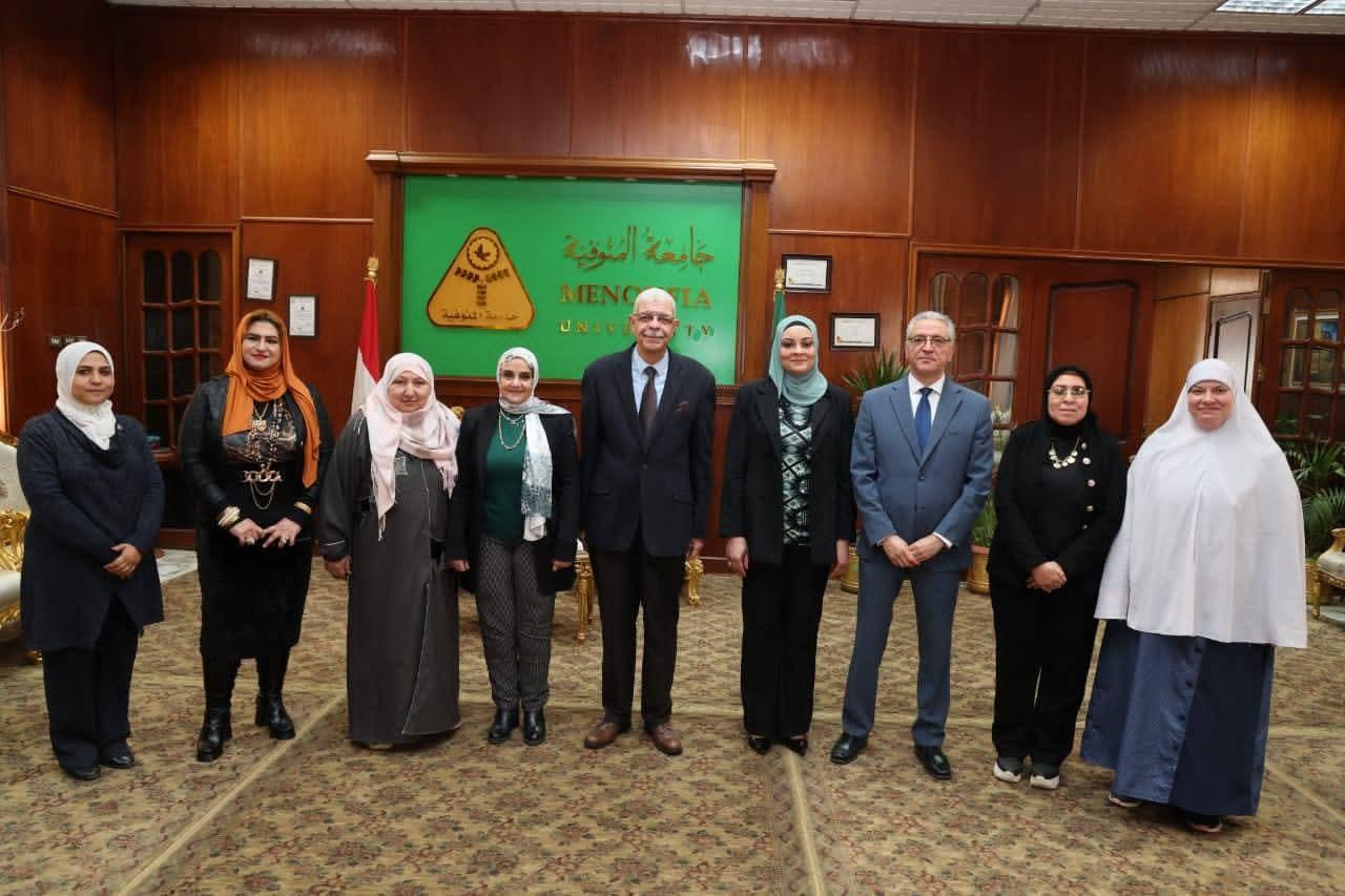 رئيس جامعة المنوفية يتابع ملف الجودة وتطوير الأداء المؤسسي واستعدادات الكليات المتقدمة للاعتماد
