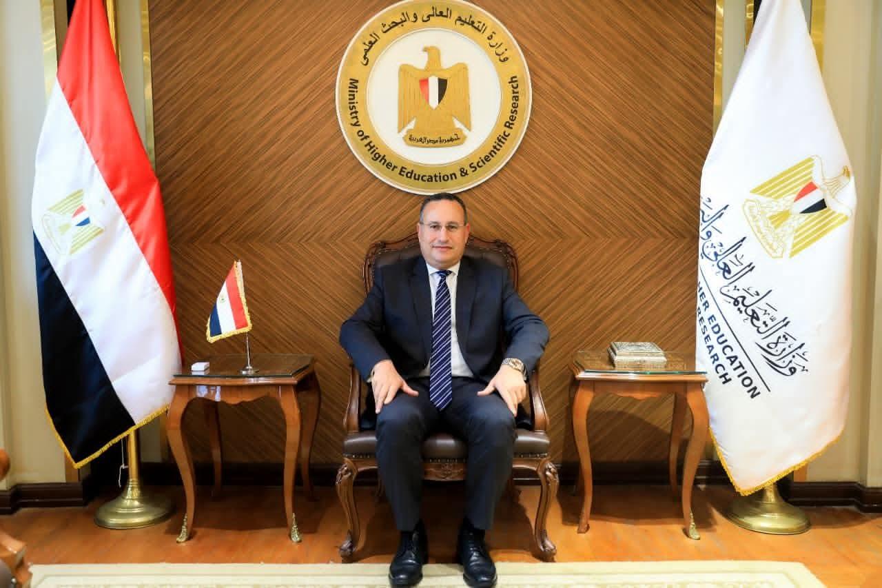 وزير التعليم العالي يعلن صدور قرارات جمهورية بتعيين قيادات جامعية جديدة